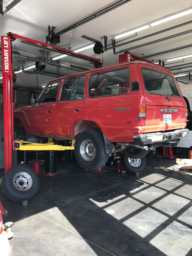 Illustration for article titled Home for the weekend which means pictures of Land Cruisers at the shop!